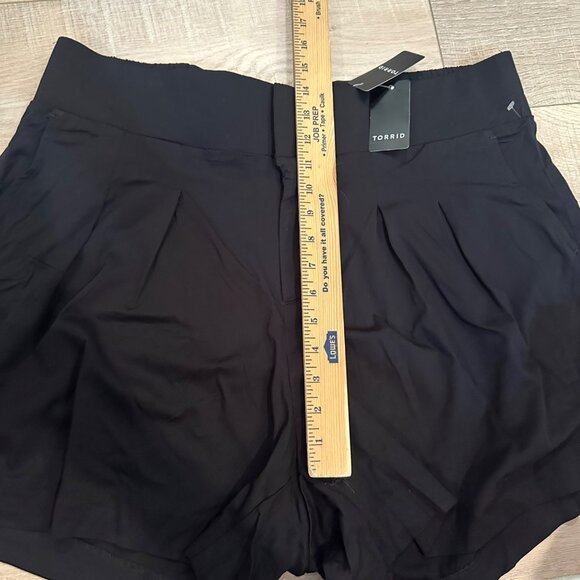 Torrid Womens Wide Waist Stretch Challis High Rise Shorts Deep Black Size 18 - Picture 5 of 9